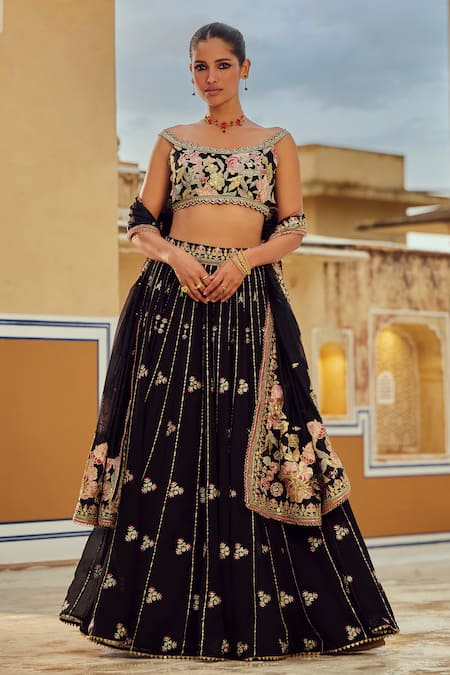 LASHKARAA Floral Thread Embroidered Lehenga Set 