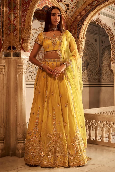 LASHKARAA Yellow Blouse And Lehenga Viscose Organza Embroidery Thread Sweetheart Bead Set 