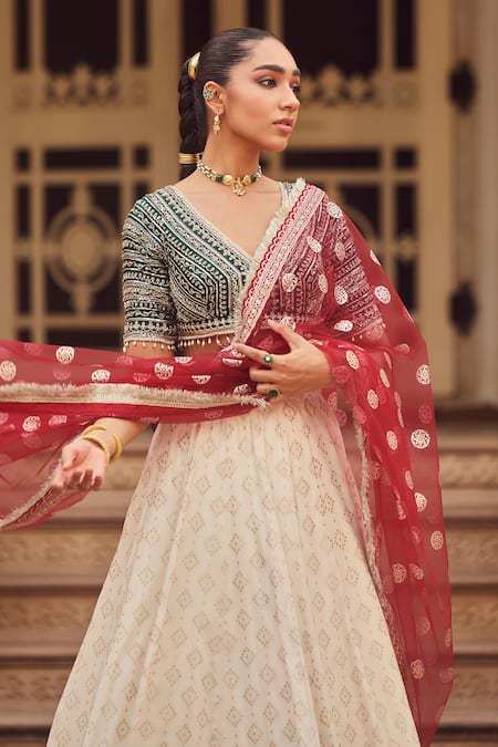Shop_Lashkaraa_Red Organza, Net, Brocade Sequins, Beads V-neck Diamond Woven Lehenga Set _Online_at_Aza_Fashions