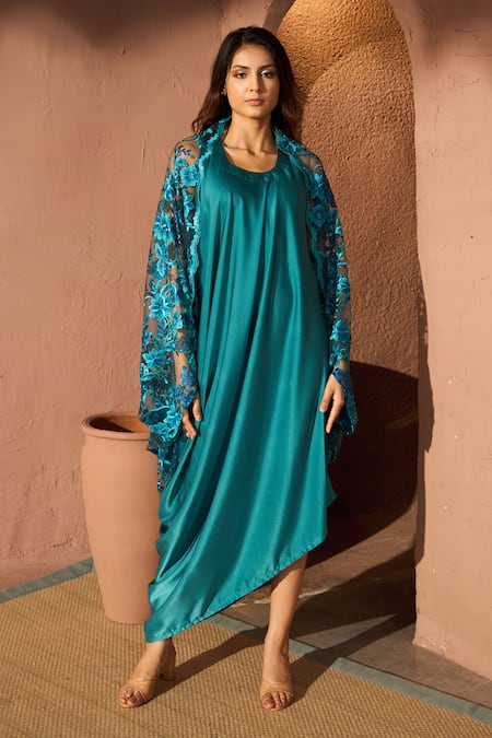 Tasuvure Blue Satin Silk Round Dress With Chantilly Lace Cape 