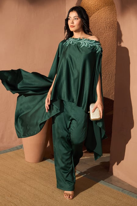 Tasuvure Green Sequin Embroidered Cape & Pant Set 