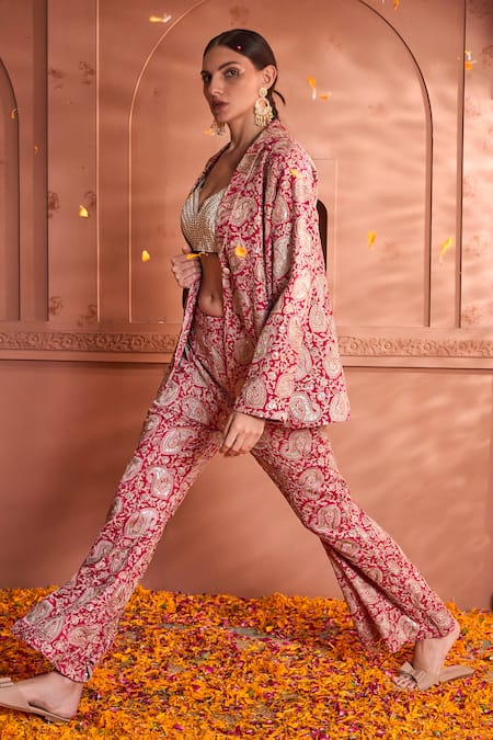 Shop Tasuvure Indes Pink Georgette Embroidery Collared Elizey Paisley Jacket With Pant Online at Aza Fashions Shop_Tasuvure Indes_Pink Georgette Embroidery Collared Elizey Paisley Jacket With Pant_Online_at_Aza_Fashions