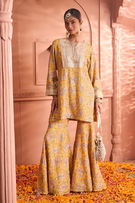 Tasuvure Indes Elizey Paisley Embroidered Kurta With Sharara 