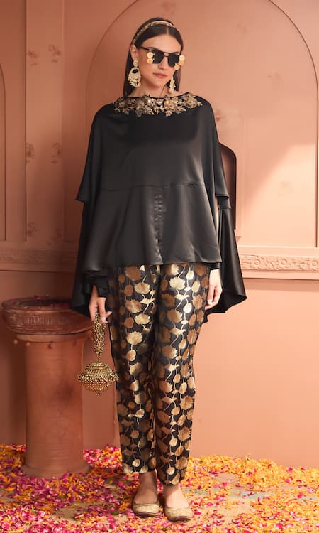 Tasuvure Indes Black Brocade, Silk Sequins, Kiri Kaftan With Floral Veil Detailed Pant Online at Aza Fashions Tasuvure Indes_Black Brocade, Silk Sequins, Kiri Kaftan With Floral Veil Detailed Pant _Online_at_Aza_Fashions