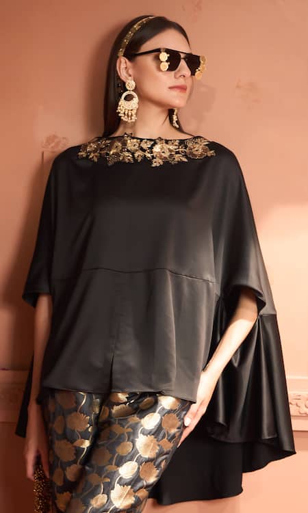Tasuvure Indes Black Brocade, Silk Sequins, Kiri Kaftan With Floral Veil Detailed Pant at Aza Fashions Tasuvure Indes_Black Brocade, Silk Sequins, Kiri Kaftan With Floral Veil Detailed Pant _at_Aza_Fashions