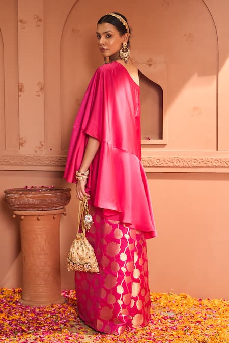 Tasuvure Indes Kiri Embroidered Neck Kaftan With Pant 