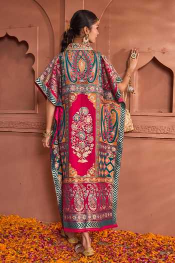 Shop Tasuvure Indes Green Brocade, Silk Embroidery V-neck Banarasi Begum Woven Floral Paisley Kaftan at Aza Fashions Shop_Tasuvure Indes_Green Brocade, Silk Embroidery V-neck Banarasi Begum Woven Floral Paisley Kaftan_at_Aza_Fashions