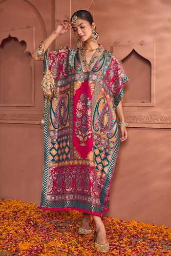 Shop Tasuvure Indes Green Brocade, Silk Embroidery V-neck Banarasi Begum Woven Floral Paisley Kaftan Online at Aza Fashions Shop_Tasuvure Indes_Green Brocade, Silk Embroidery V-neck Banarasi Begum Woven Floral Paisley Kaftan_Online_at_Aza_Fashions