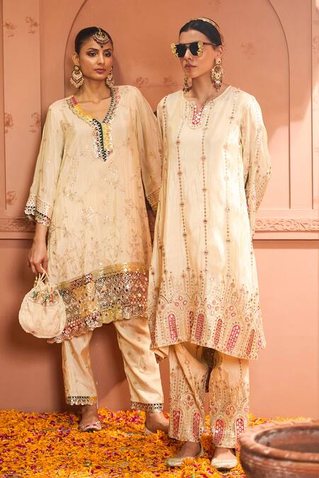 Tasuvure Indes_Ivory Tissue, Silk Sequins, Mirrors, Inayat Floral Vine Kurta Pant Set _at_Aza_Fashions
