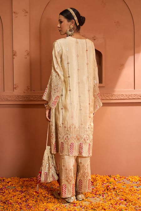 Tasuvure Indes Sequin Thread Embroidered Geometric Kurta With Pant 