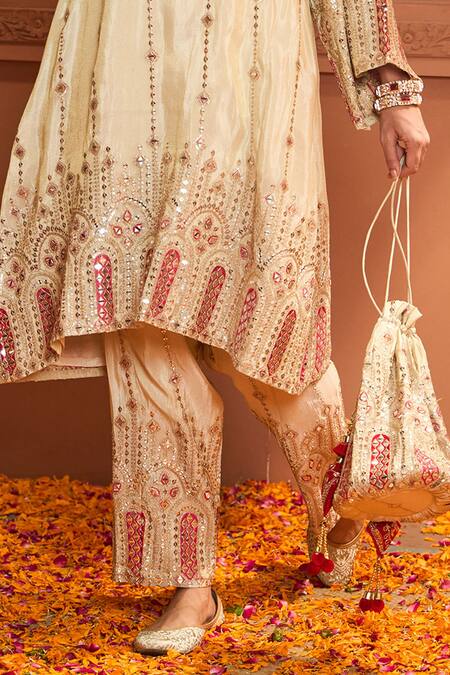 Tasuvure Indes_Ivory Tissue, Silk Embroidery, Sequins, Thread Geometric Kurta With Pant _Online_at_Aza_Fashions