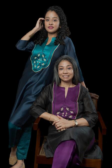 Prachi Kamat_Blue Chanderi, Linen, Satin Embroidery Split V-neck Anar Bodice Kurta With Pant _Online_at_Aza_Fashions