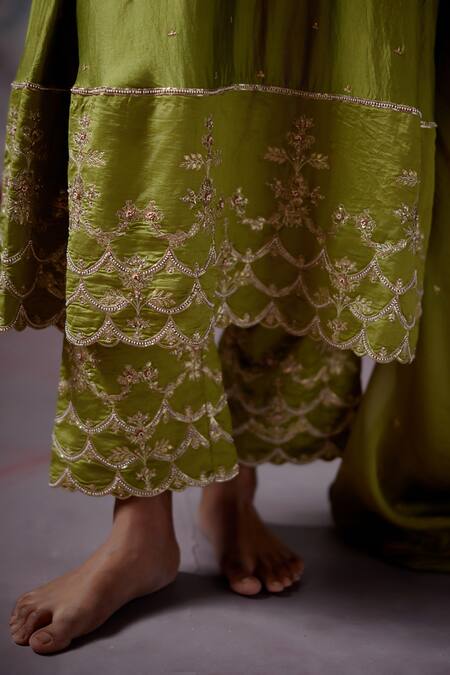Deep Thee_Green Silk, Organza Embroidery, Metallic Zardozi And Moti Scallop Kurta Pant Set _Online_at_Aza_Fashions