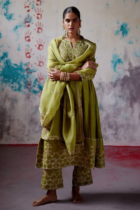 Buy_Deep Thee_Green Silk, Organza Embroidery, Metallic Zardozi And Moti Scallop Kurta Pant Set _Online_at_Aza_Fashions