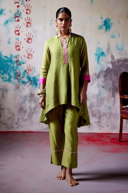 Deep Thee Zardozi Fleur Booti Embroidered High Low Kurta & Pant Set 