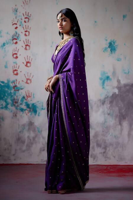 Deep Thee_Purple Silk Zari V-neck Ditsy Bloom Booti Embroidered Saree With Blouse _Online_at_Aza_Fashions