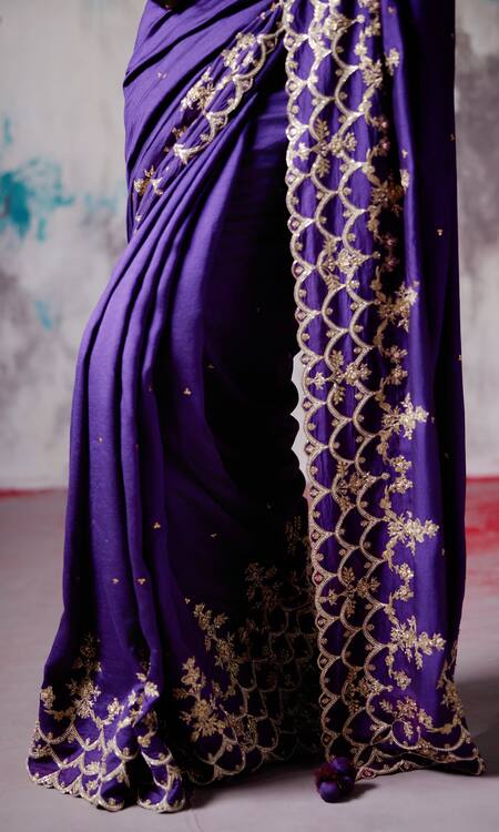 Shop_Deep Thee_Purple Silk Beads, Embroidery V-neck Border Saree With Blouse _Online_at_Aza_Fashions