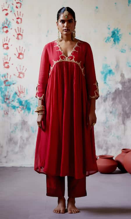 Deep Thee_Red Chanderi Beads, Zari V-neck Embroidered Yoke Gathered Kurta With Pant _Online_at_Aza_Fashions