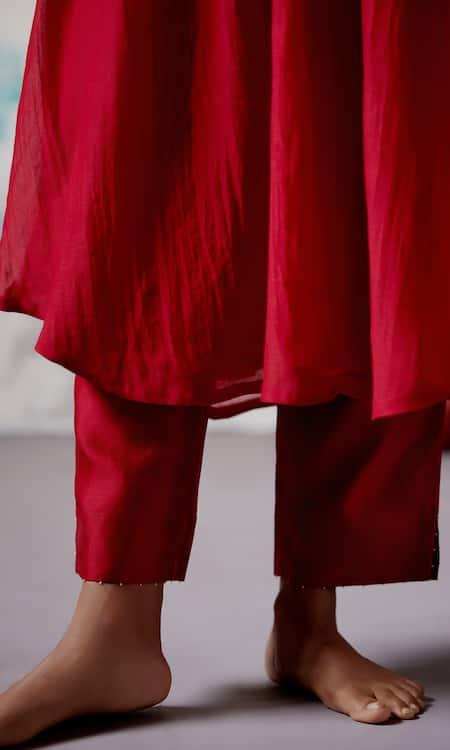Deep Thee_Red Chanderi Beads, Zari V-neck Embroidered Yoke Gathered Kurta With Pant _at_Aza_Fashions