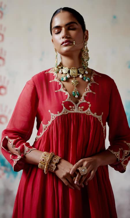 Buy_Deep Thee_Red Chanderi Beads, Zari V-neck Embroidered Yoke Gathered Kurta With Pant 