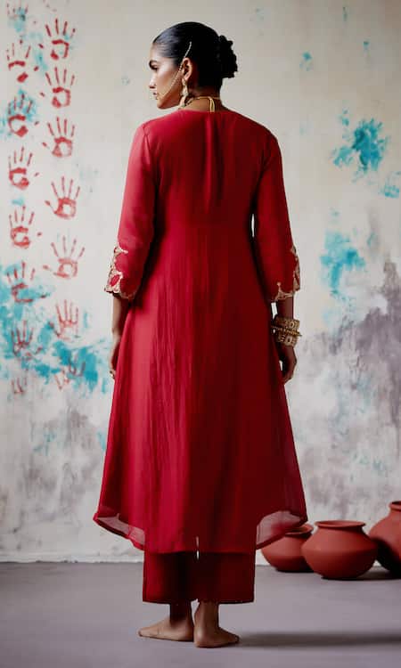 Deep Thee Embroidered Yoke Gathered Kurta With Pant 