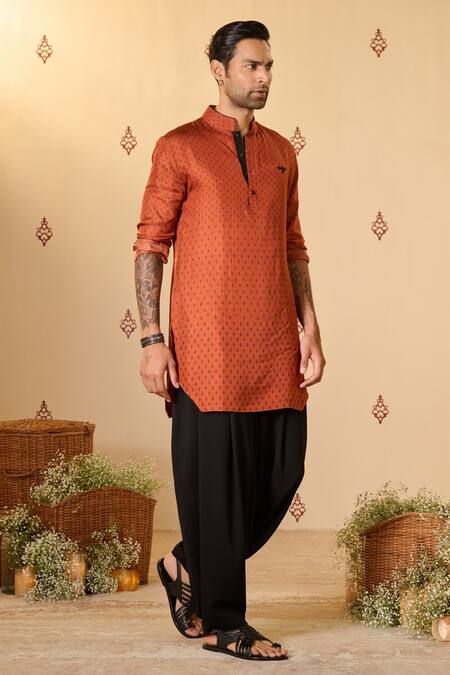 S&N By Shantnu Nikhil_Orange Silk, Twill Embroidery Adamas Print Short Kurta_at_Aza_Fashions