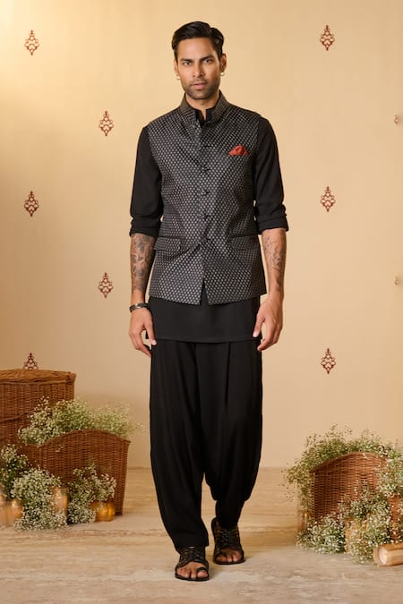 S&N by Shantnu Nikhil Black Silk Twill Print Adamas Nehru Jacket 