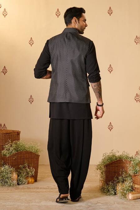 Shop S&N By Shantnu Nikhil Black Silk, Twill Embroidery Adamas Print Nehru Jacket at Aza Fashions Shop_S&N By Shantnu Nikhil_Black Silk, Twill Embroidery Adamas Print Nehru Jacket_at_Aza_Fashions