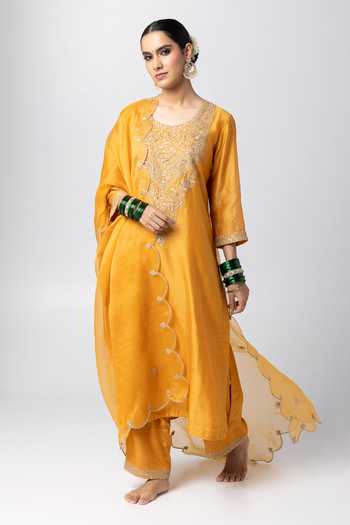 Pants And Pajamas Yellow Silk Organza Sequins, Zari Scallop Trimmed Border Dupatta Online at Aza Fashions Pants And Pajamas_Yellow Silk Organza Sequins, Zari Scallop Trimmed Border Dupatta _Online_at_Aza_Fashions