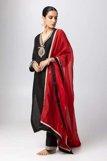 Pants and Pajamas Embroidered Chanderi Mull Dupatta 