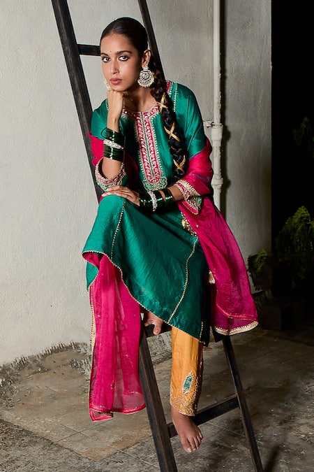 Buy Pants And Pajamas Pink Silk Organza Zari, Embroidery Hand Border Dupatta Online at Aza Fashions Buy_Pants And Pajamas_Pink Silk Organza Zari, Embroidery Hand Border Dupatta _Online_at_Aza_Fashions