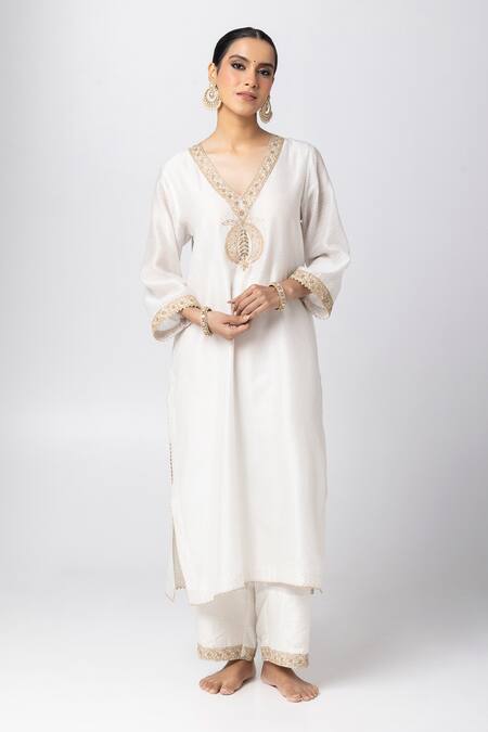 Pants And Pajamas_White Silk, Cotton Zari, Sequins V-neck Floral Chanderi Kurta _Online_at_Aza_Fashions