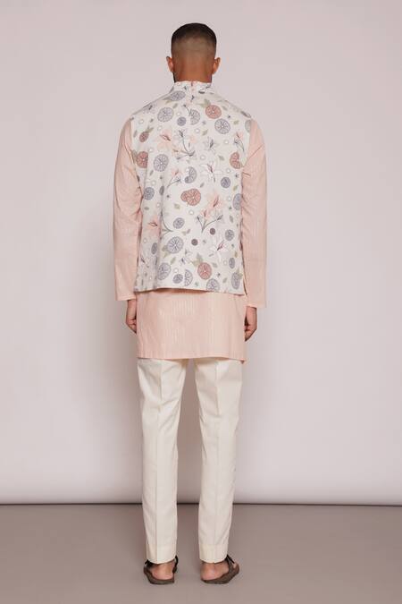 Shop Lacquer Embassy Peach Cotton Floral Print Bundi Kurta Set at Aza Fashions Shop_Lacquer Embassy_Peach Cotton Floral Print Bundi Kurta Set _at_Aza_Fashions