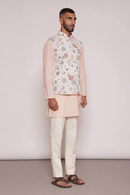 Shop Lacquer Embassy Peach Cotton Floral Print Bundi Kurta Set Shop_Lacquer Embassy_Peach Cotton Floral Print Bundi Kurta Set