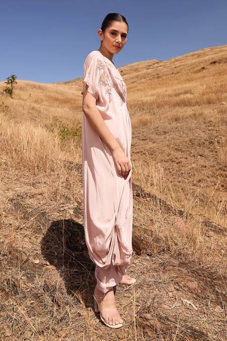 Buy Islie By Priya Jain Pink Crepe Sequins, Beads Boat Neck Floral Embroidered Kaftan Dress Online at Aza Fashions Buy_Islie By Priya Jain_Pink Crepe Sequins, Beads Boat Neck Floral Embroidered Kaftan Dress _Online_at_Aza_Fashions