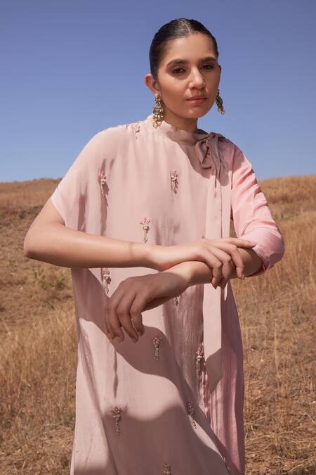 Islie By Priya Jain_Pink Crepe Embroidery Round Neck Floral Embellished Dress _Online_at_Aza_Fashions