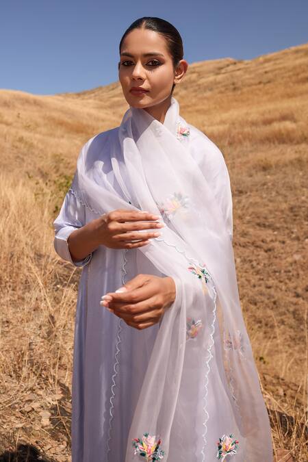 Buy_Islie By Priya Jain_Blue Organza, Silk Pearls Round Neck Panelled Embroidered Kurta Set _Online_at_Aza_Fashions