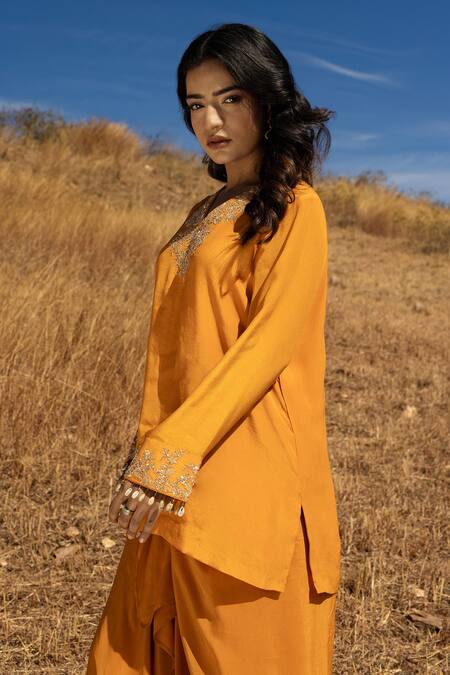 Shop Islie By Priya Jain Orange Crepe Sequins, Zari V-neck Zardozi Neckline Embroidered Kurta And Skirt Set Online at Aza Fashions Shop_Islie By Priya Jain_Orange Crepe Sequins, Zari V-neck Zardozi Neckline Embroidered Kurta And Skirt Set _Online_at_Aza_Fashions