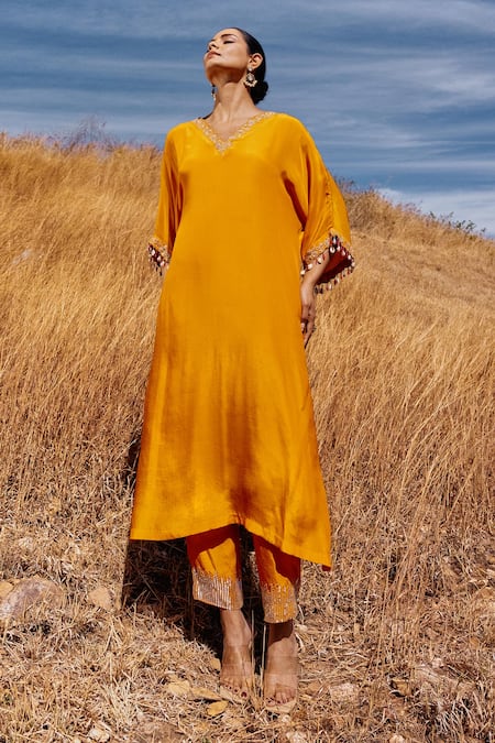 Islie By Priya Jain Sequin Neckline Embroidered Kaftan Kurta & Pant Set 