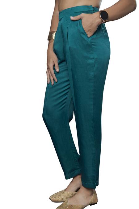 Buy_Prachi Kamat_Blue Chanderi, Linen, Satin Embroidery Split V-neck Anar Bodice Kurta With Pant 