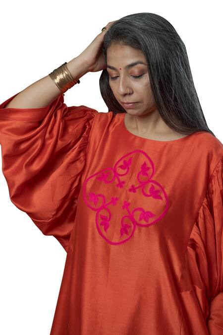 Prachi Kamat Orange Chanderi Embroidery Round Neck Chakri Floral Motif Kurta With Pant Online at Aza Fashions Prachi Kamat_Orange Chanderi Embroidery Round Neck Chakri Floral Motif Kurta With Pant _Online_at_Aza_Fashions