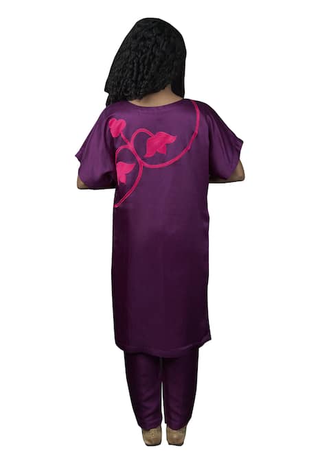 Shop Prachi Kamat Purple Linen, Satin Embroidery Fuljhadi Floral Bloom Pattern Kurta With Pant at Aza Fashions Shop_Prachi Kamat_Purple Linen, Satin Embroidery Fuljhadi Floral Bloom Pattern Kurta With Pant _at_Aza_Fashions