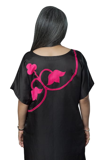 Shop Prachi Kamat Black Linen, Satin Embroidery Fuljhadi Floral Motif Pattern Kurta With Pant at Aza Fashions Shop_Prachi Kamat_Black Linen, Satin Embroidery Fuljhadi Floral Motif Pattern Kurta With Pant _at_Aza_Fashions