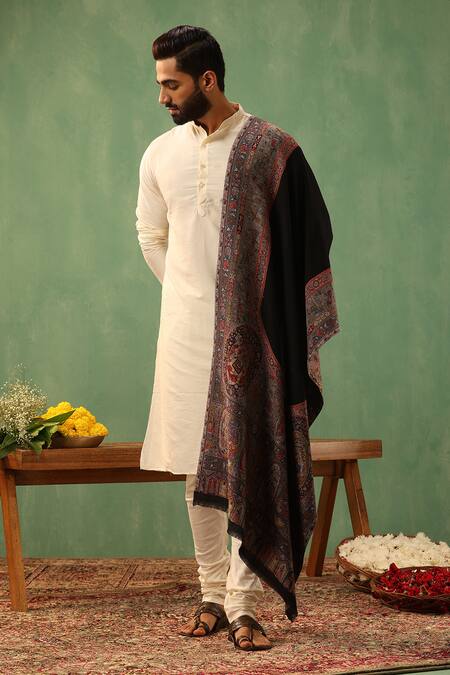 Dusala_Black Tanish Figurine Border Stole _Online_at_Aza_Fashions