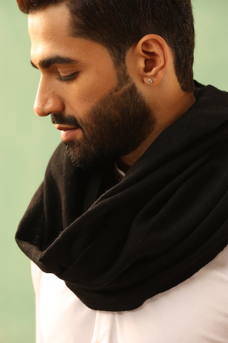 Dusala_Black Krish Woven Solid Stole _Online_at_Aza_Fashions