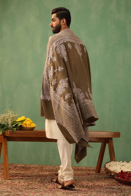 Dusala Brown Maya Sozni Work Handwoven Pashmina Shawl Online at Aza Fashions Dusala_Brown Maya Sozni Work Handwoven Pashmina Shawl _Online_at_Aza_Fashions