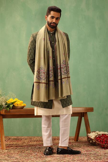 Shop Dusala Beige Kira Kalamkari Phul Kar Embroidered Pashmina Shawl at Aza Fashions Shop_Dusala_Beige Kira Kalamkari Phul Kar Embroidered Pashmina Shawl_at_Aza_Fashions