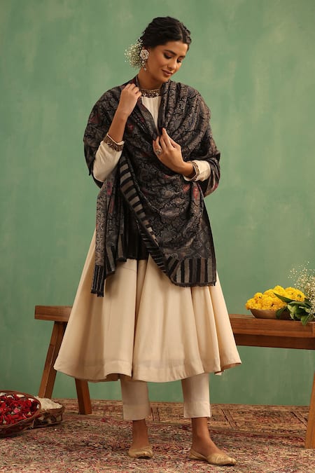 Dusala Black Dinesha Cashmere Shawl Online at Aza Fashions Dusala_Black Dinesha Cashmere Shawl _Online_at_Aza_Fashions