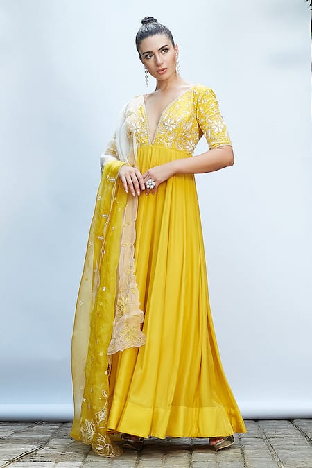 Priyanka Jain_Yellow Chiffon Applique, Embroidery Plunge Neck Yoke Anarkali Set _Online_at_Aza_Fashions