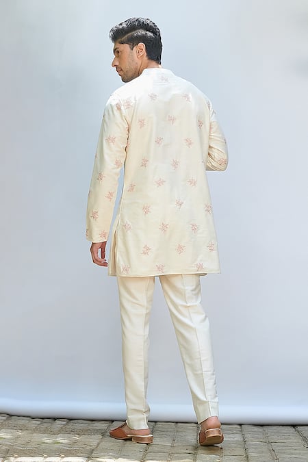 Priyanka Jain Thread Embroidered Kurta Set 